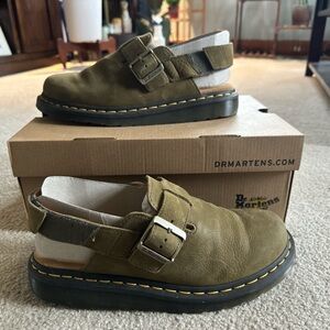 Dr. Martens Jorge II muted olive
New in box, perfect condition!  ✨